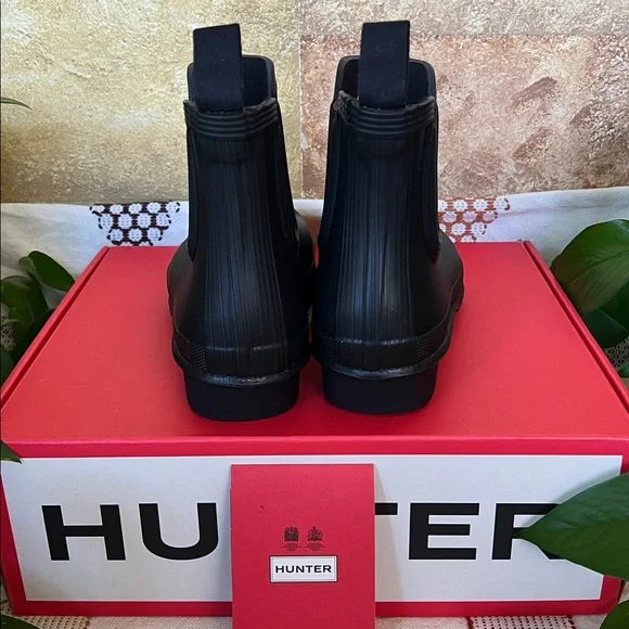 NEW Hunter Women’s Original Chelsea Waterproof Rubber Ankle Rain Boots, Size 7 - Picture 5 of 16
